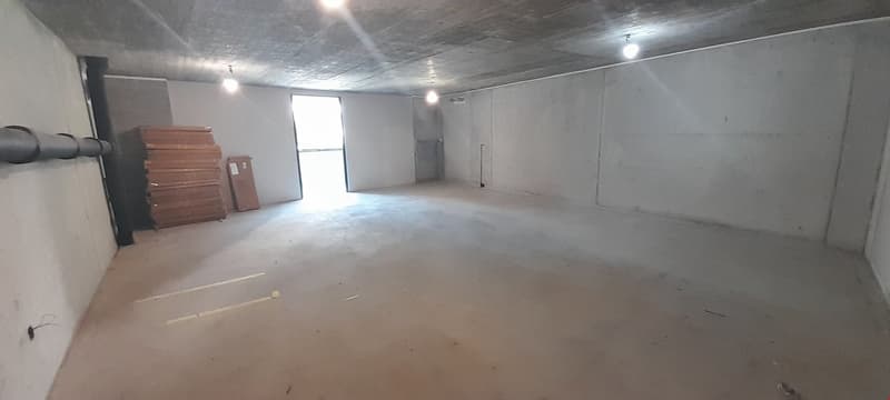 À louer, local de stockage ~ 52 m2, à Sion ! (3)