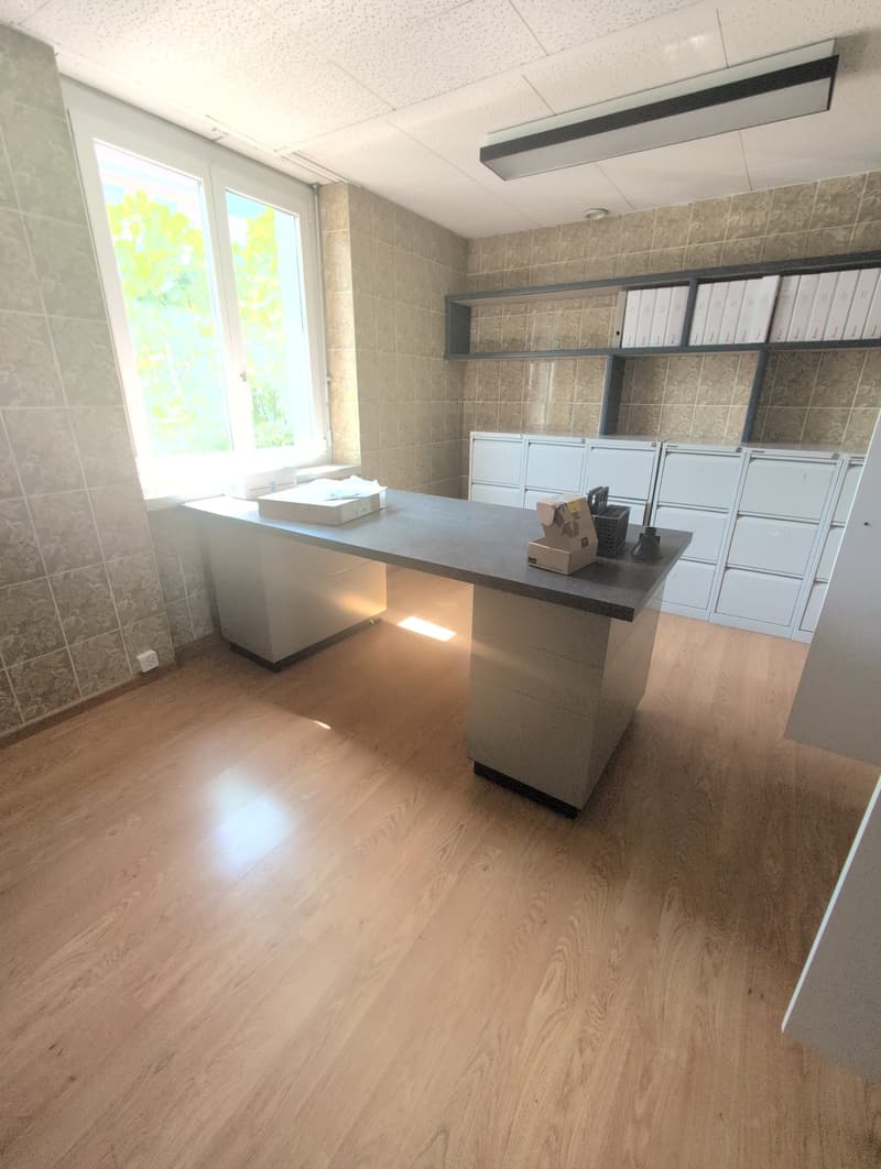 À louer, dépôts destinés principalement pour du stockage, à Sion ! (25)