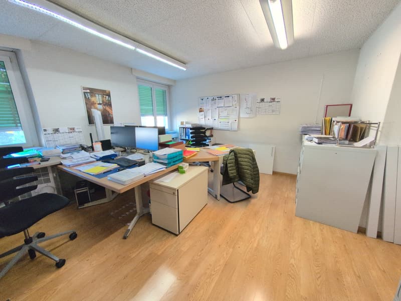 À louer, dépôts destinés principalement pour du stockage, à Sion ! (22)