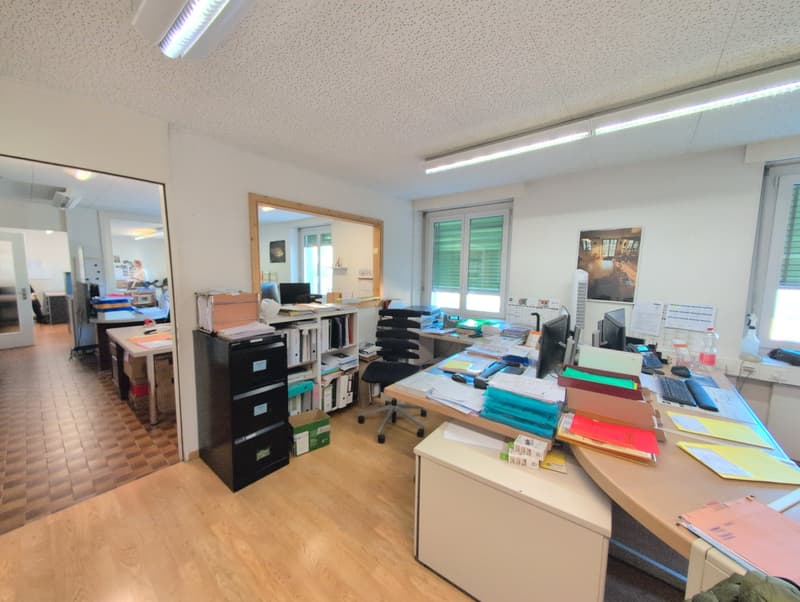 À louer, dépôts destinés principalement pour du stockage, à Sion ! (23)