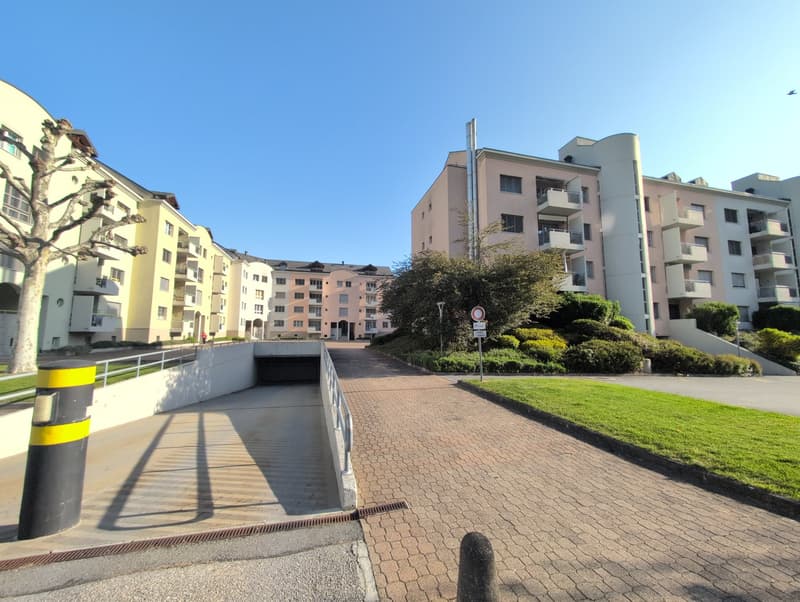 À louer ! Proche de l'Hôpital de Sion, des places de parc intérieures ! (13)