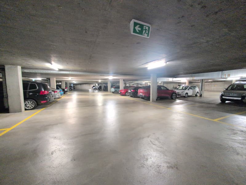 À louer ! Proche de l'Hôpital de Sion, des places de parc intérieures ! (5)