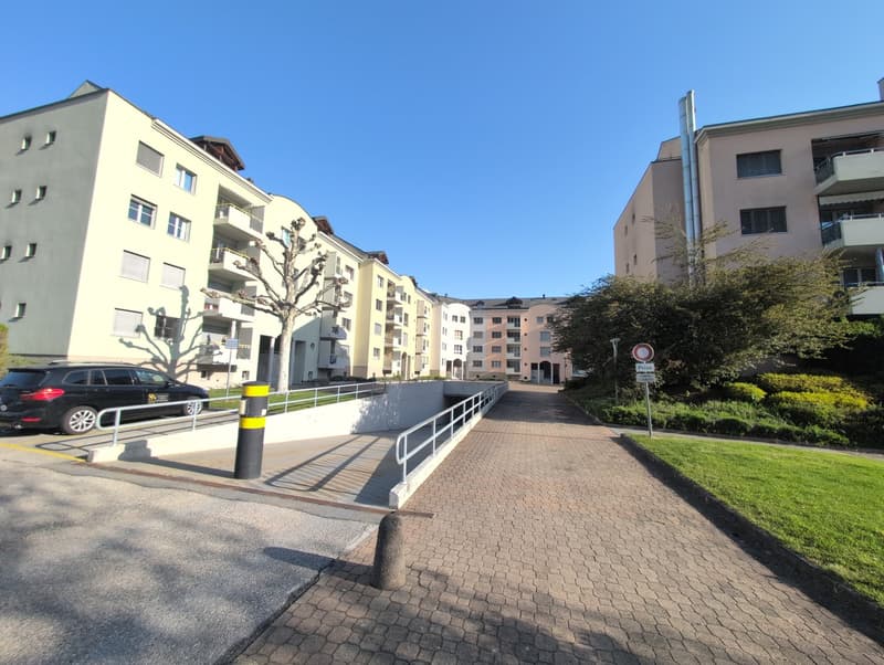 À louer ! Proche de l'Hôpital de Sion, des places de parc intérieures ! (2)