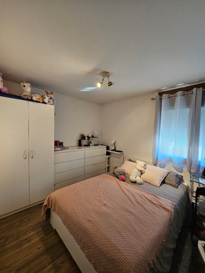 Belle opportunité ! À VENDRE, un bel appartement de 4 pièces 1/2, au centre du village, à Saxon ! (9)
