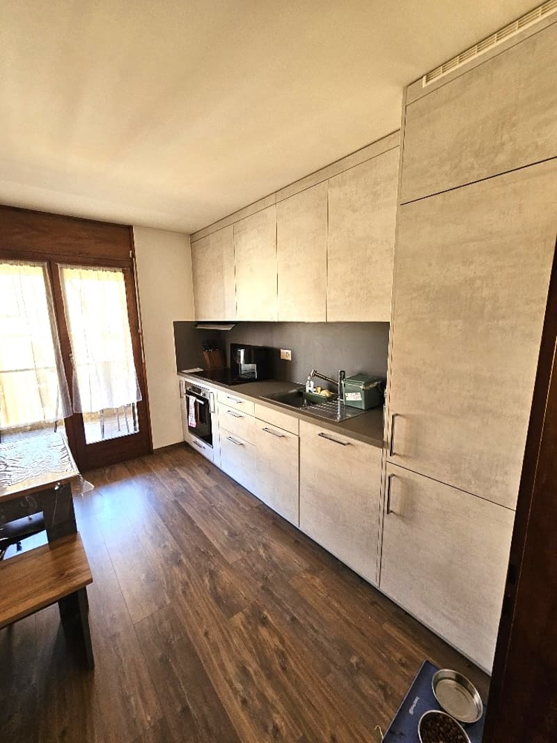 Belle opportunité ! À VENDRE, un bel appartement de 4 pièces 1/2, au centre du village, à Saxon ! (3)