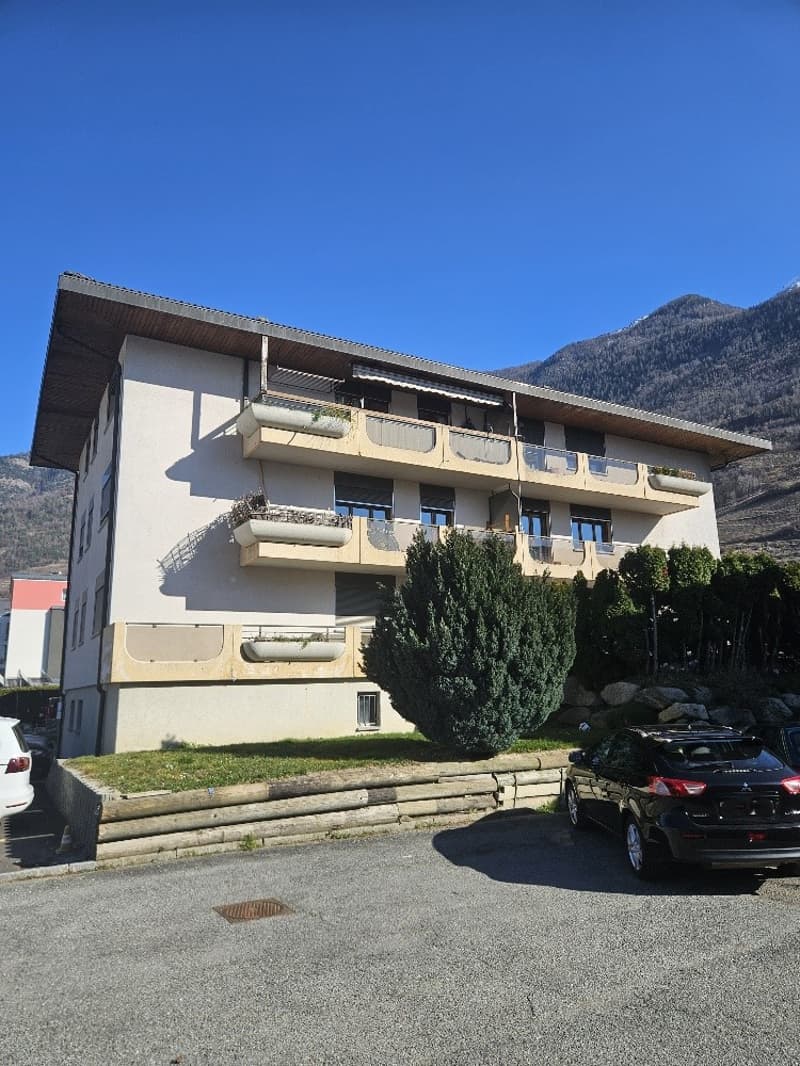 Belle opportunité ! À VENDRE, un bel appartement de 4 pièces 1/2, au centre du village, à Saxon ! (17)