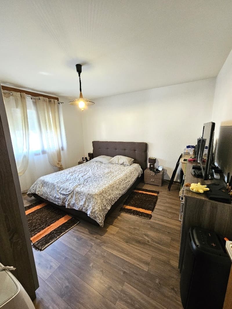 Belle opportunité ! À VENDRE, un bel appartement de 4 pièces 1/2, au centre du village, à Saxon ! (10)