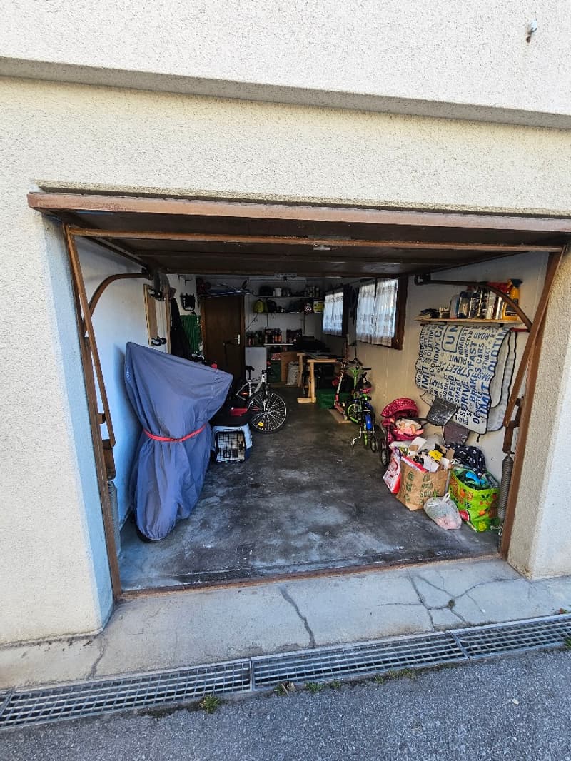 Belle opportunité ! À VENDRE, un bel appartement de 4 pièces 1/2, au centre du village, à Saxon ! (16)