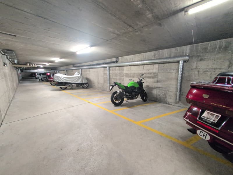 À louer ! Proche de l'Hôpital de Sion, des places de parc intérieures pour MOTOS ! (6)