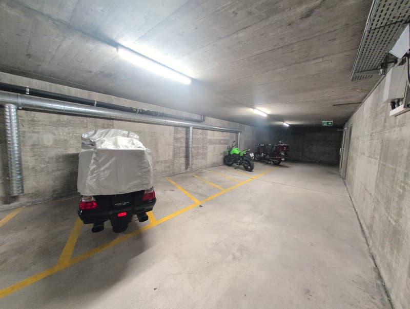 À louer ! Proche de l'Hôpital de Sion, des places de parc intérieures pour MOTOS ! (5)