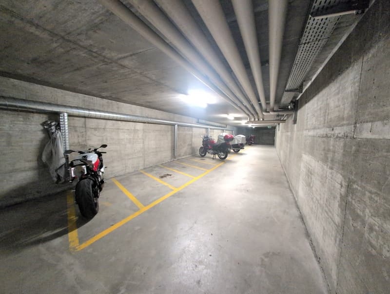 À louer ! Proche de l'Hôpital de Sion, des places de parc intérieures pour MOTOS ! (4)