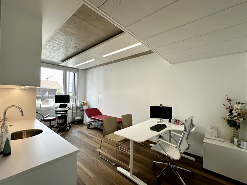À louer ! Une belle surface administrative moderne, à deux pas de la place de Rome à Martigny ! (8)