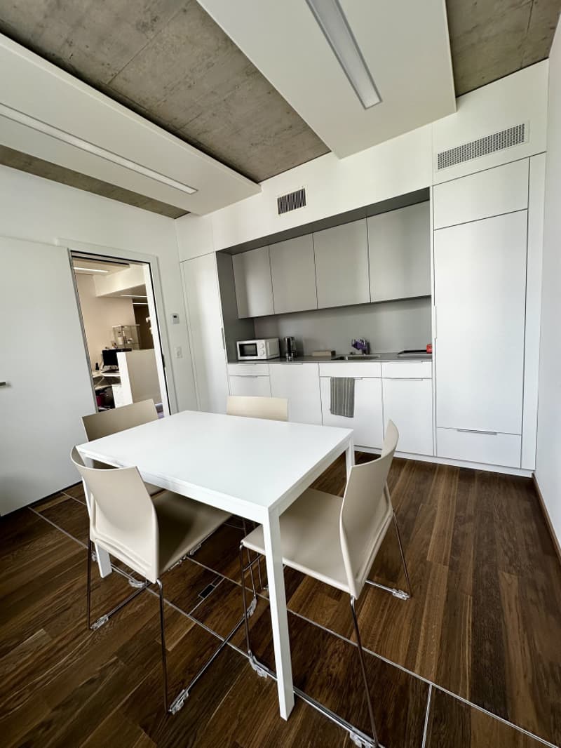 À louer ! Une belle surface administrative moderne, à deux pas de la place de Rome à Martigny ! (5)