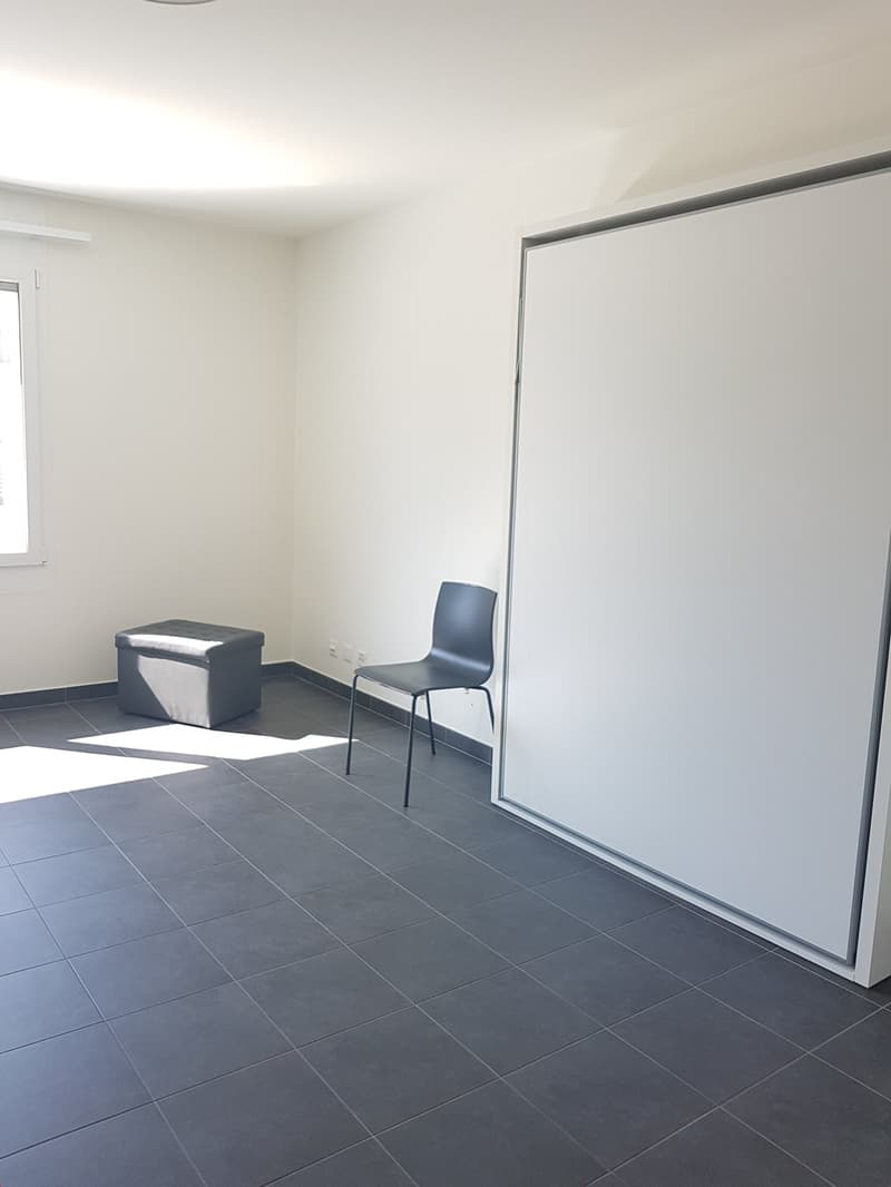 À louer, un joli petit studio meublé, tout équipé, à l'entrée Ouest de Sion ! (5)