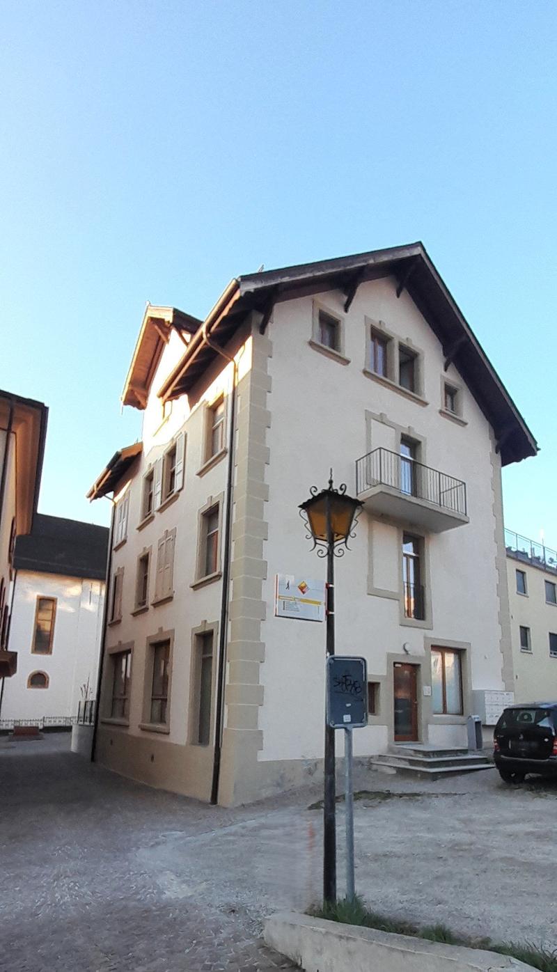 À louer, dans la rue du Bourg à Sierre, un petit studio de 17 m2 ! (1)