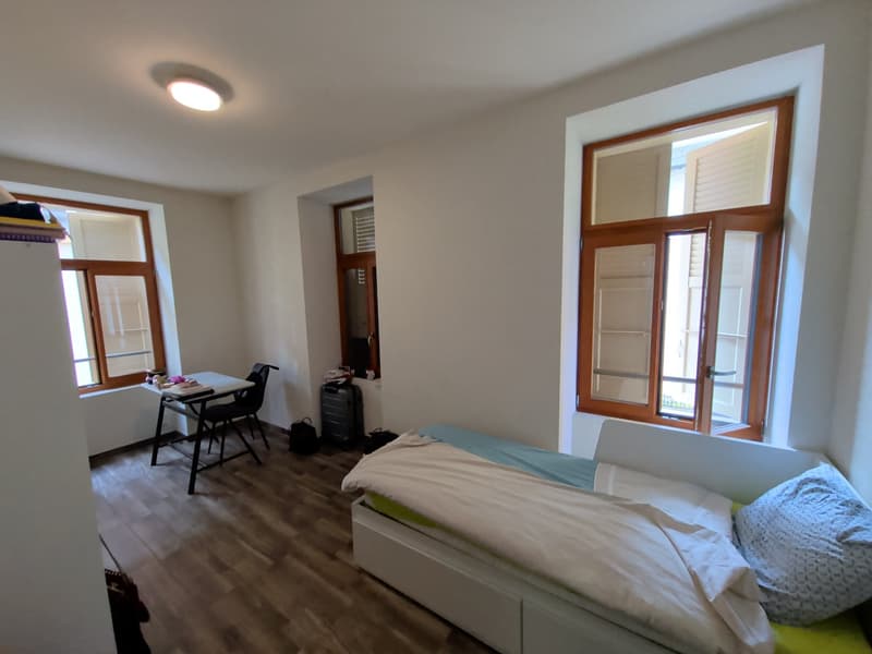 À louer, dans la rue du Bourg à Sierre, un petit studio de 17 m2 ! (4)