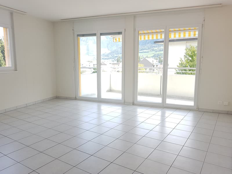 À louer ! Un bel et spacieux appartement de 4 pièces 1/2, en plein coeur de Sion ! (6)