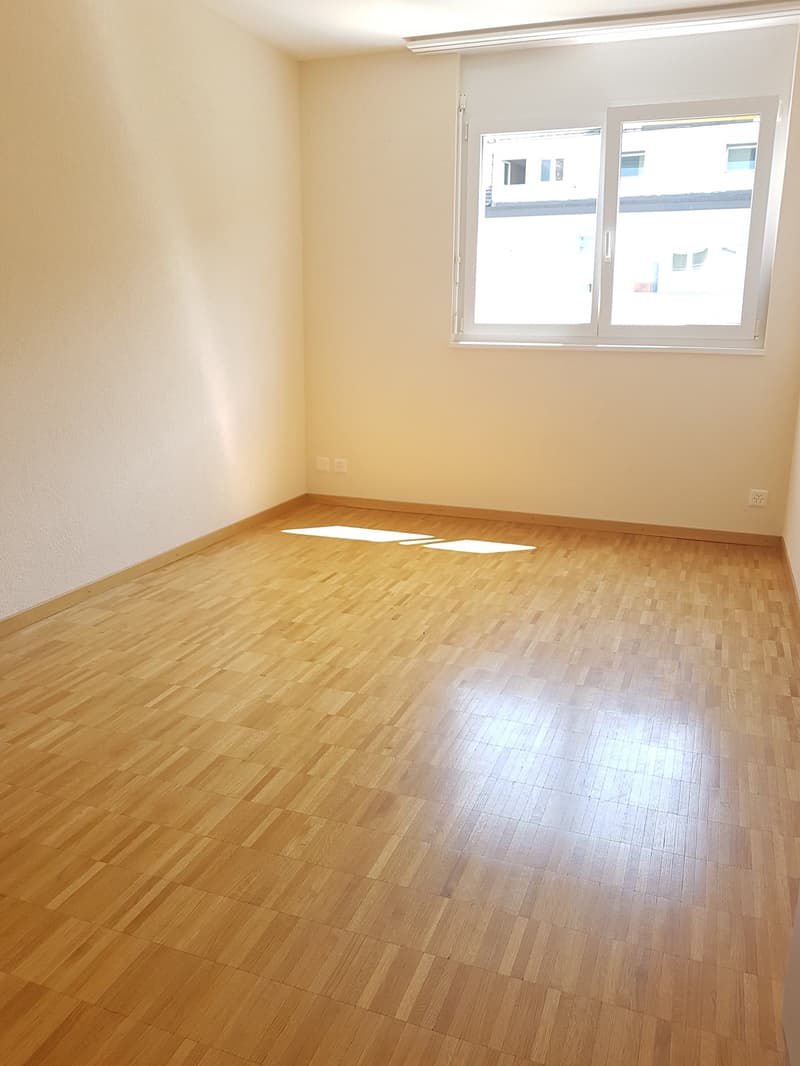 À louer ! Un bel et spacieux appartement de 4 pièces 1/2, en plein coeur de Sion ! (12)