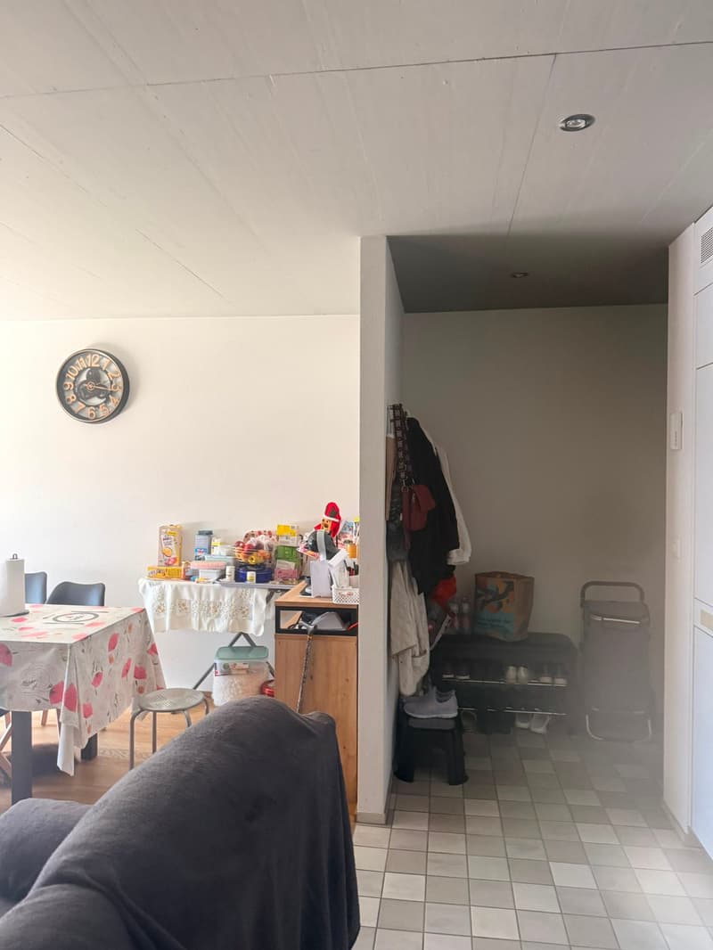 À louer, un studio, à la Place de Rome, à Martigny ! (5)