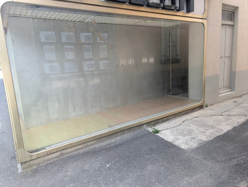 À louer, une surface commerciale sur deux étages, à l'Avenue de la Gare à Martigny ! (3)