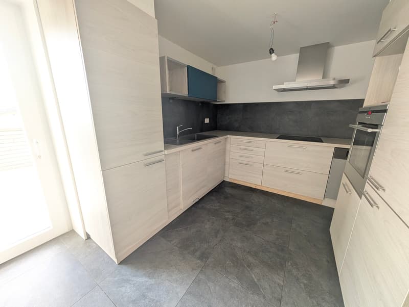 Opportunité ! À louer, au coeur de Charrat, un beau 3.5 pièces rénové, avec une grande terrasse ! (5)