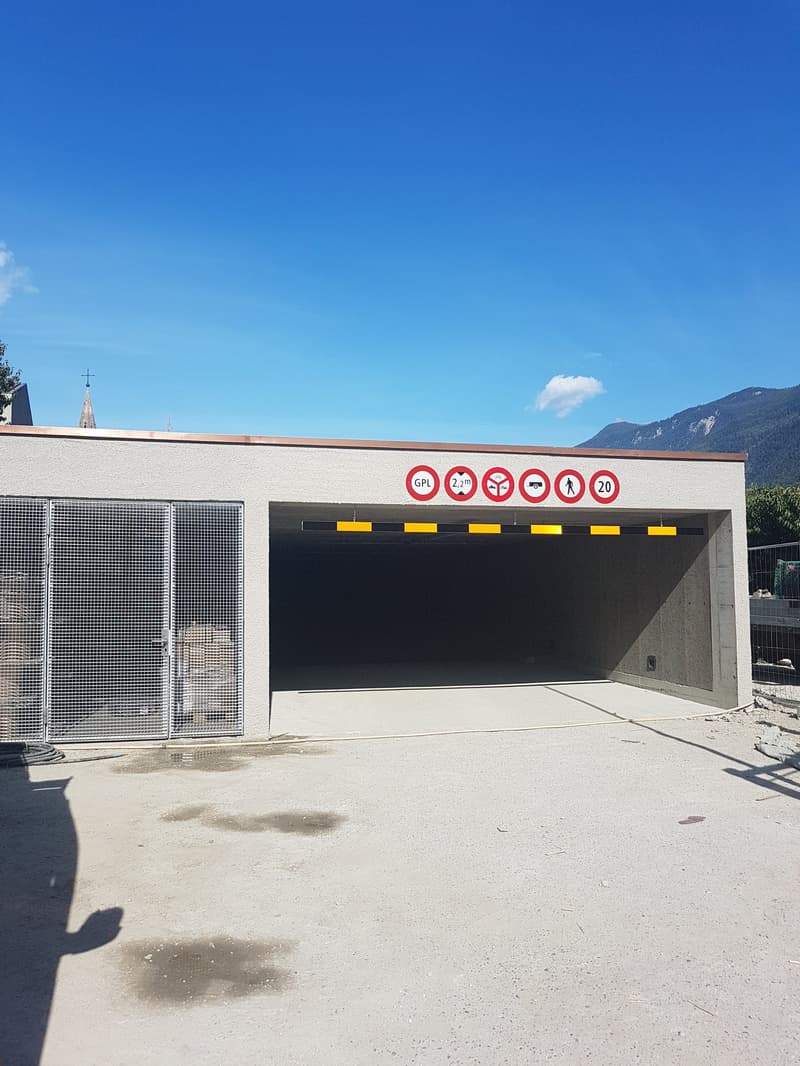 À louer ! Places de parc intérieures, à deux pas de la Place Centrale à Martigny ! (6)