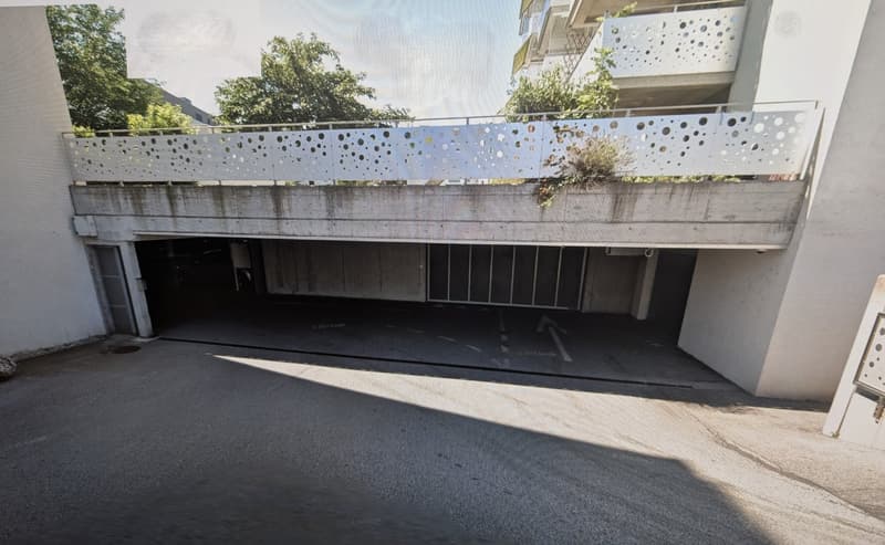 À louer ! Places de parc dans un garage souterrains, proche de la gare à Sierre ! (3)
