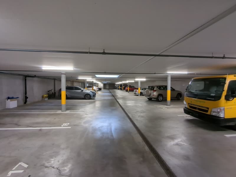 À louer ! Places de parc dans un garage souterrains, proche de la gare à Sierre ! (7)