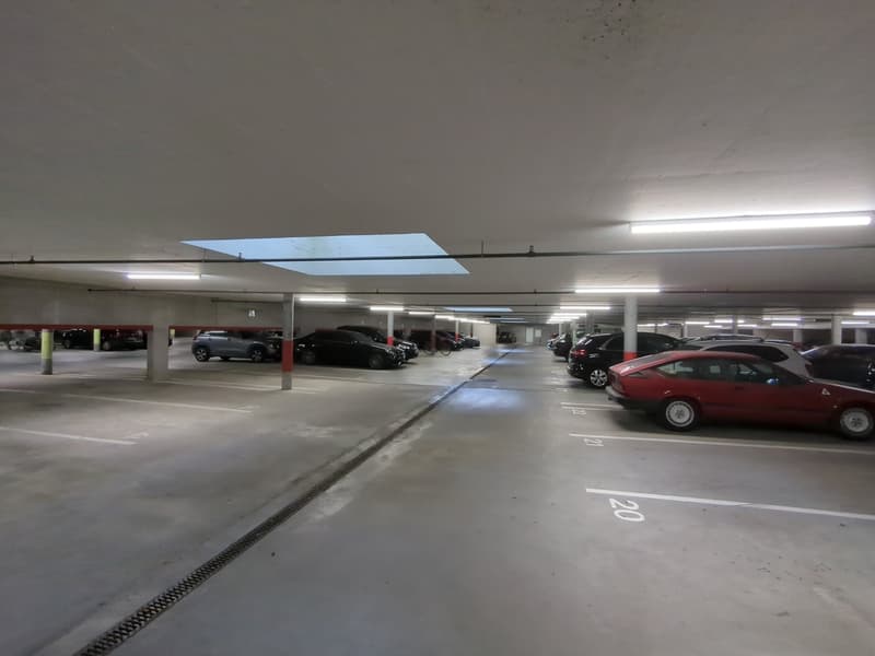 À louer ! Places de parc dans un garage souterrains, proche de la gare à Sierre ! (6)