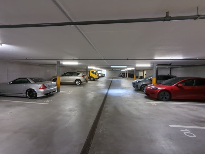 À louer ! Places de parc dans un garage souterrains, proche de la gare à Sierre ! (8)