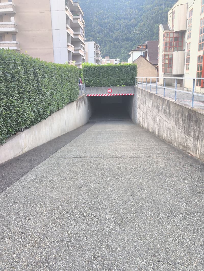 À louer ! À 2 minutes de la Gare à Martigny, des places de parc intérieures ! (1)