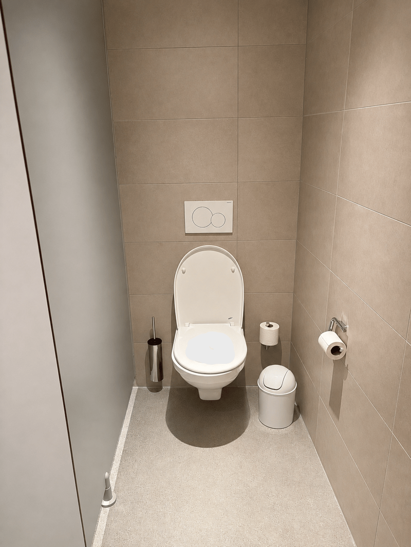 À louer ! Reprise de bail d'une belle surface commerciale, pour Café/Tea-Room à Sion ! (12)
