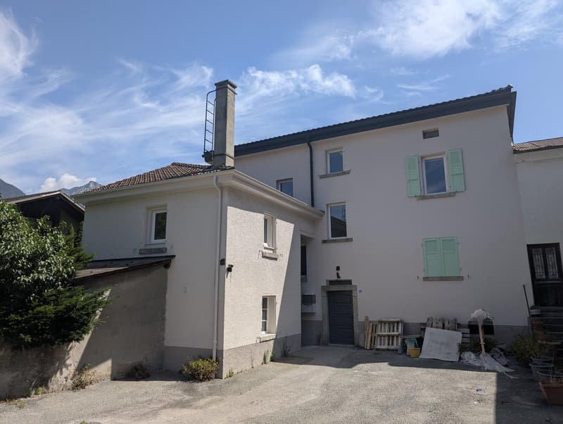 Opportunité ! À louer, au coeur de Charrat, un beau 3.5 pièces rénové, avec une grande terrasse ! (14)
