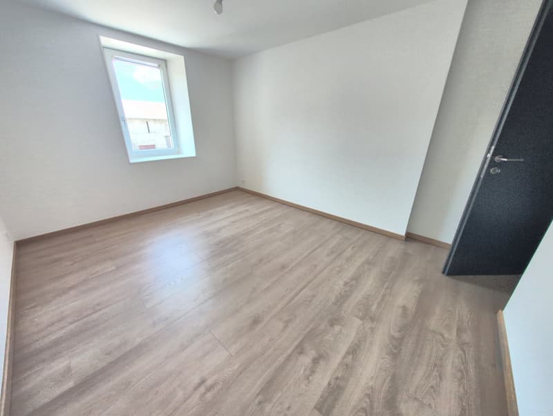 Opportunité ! À louer, au coeur de Charrat, un beau 3.5 pièces rénové, avec une grande terrasse ! (12)