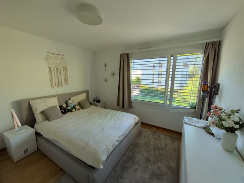 À louer ! un spacieux appartement de 2 pièces 1/2, avec place de parc comprise, à Sion (5)