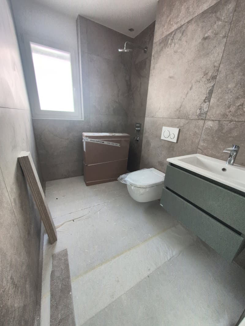 Petit bijou ! À louer, un magnifique 3 pièces 1/2 NEUF, avec grand balcon, à Martigny ! (17)