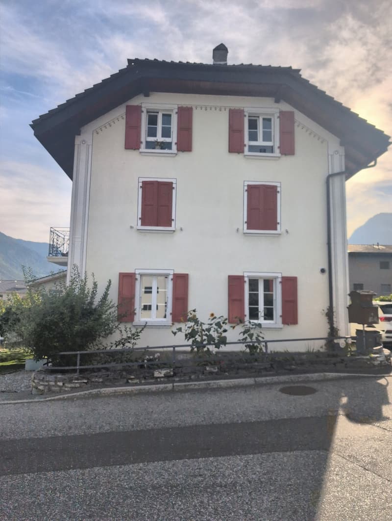 À louer ! un très bel appartement de charme de 4 pièces 1/2 en duplex, à St-Pierre-de-Clages ! (16)