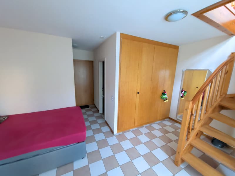 À louer ! un 2 pièces atypique, en duplex, proche de l'Hôpital de Sion ! (8)