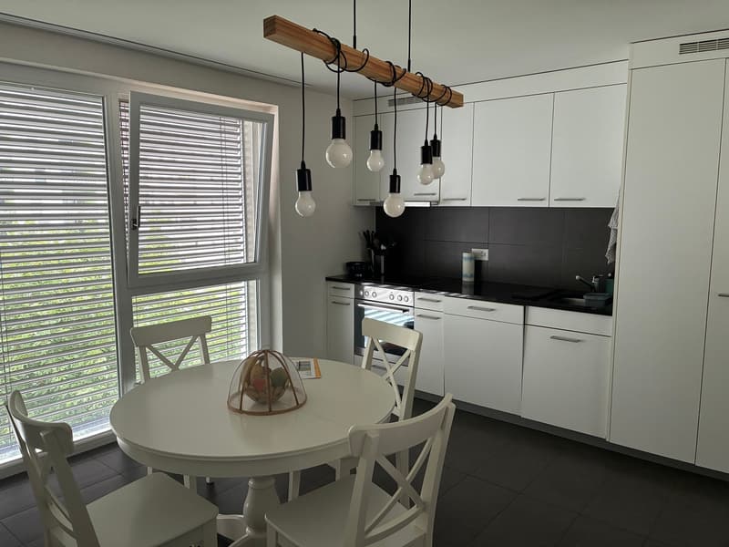 À louer, un joli appartement de 3 pièces 1/2, avec balcon, en plein coeur de Sierre ! (2)
