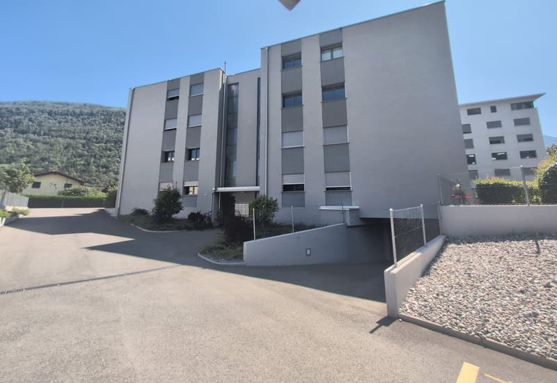 Perle rare ! Magnifique 4.5 pces, avec terrasse et pelouse privative, à louer à Martigny ! (13)