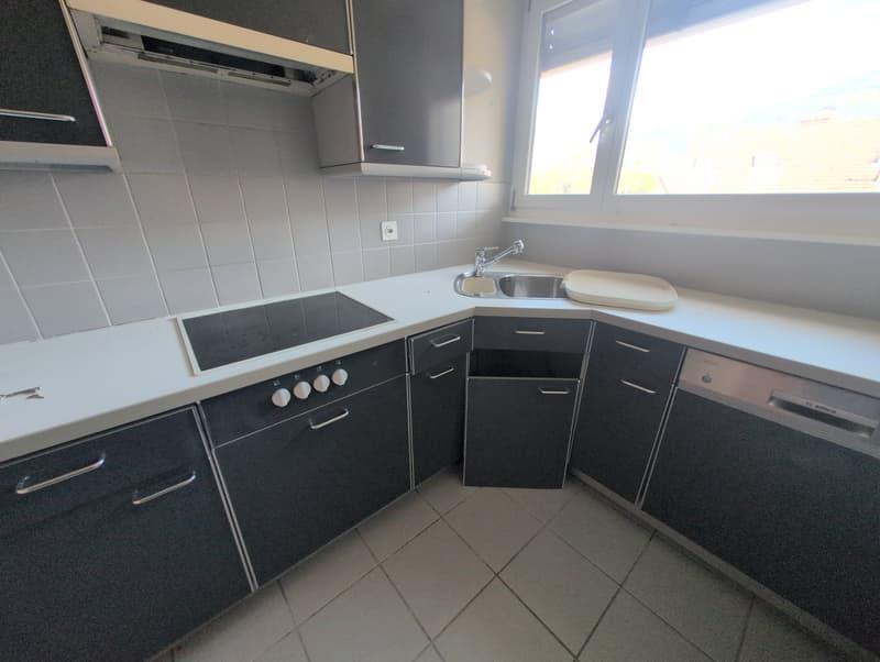 Petit bijou ! À louer, bel appartement de 4.5 pièces avec balcons, EN COURS DE RENOVATION, à Sion ! (4)