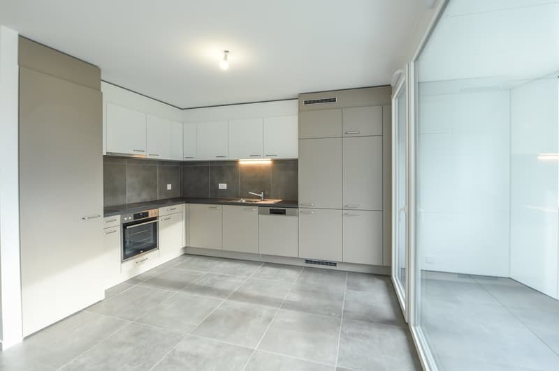 À louer ! Très bel appartement de 3 pièces 1/2, avec loggia, à Sion ! (3)