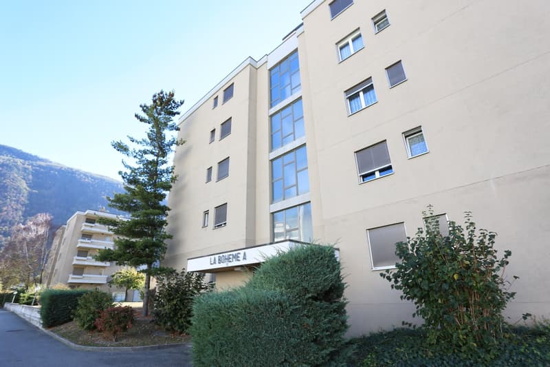 Façade entrée de l''immeuble