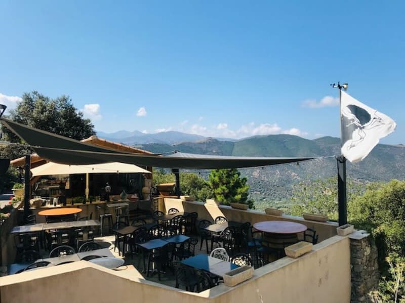 Maison de village et Restaurant sur 6 niveaux (12)