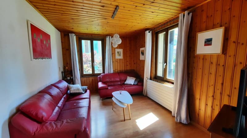 Lumineuse maison de 4.5 pièces avec grande grange attenante (2)
