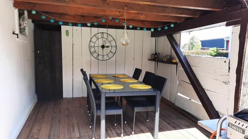 Lumineuse maison de 4.5 pièces avec grande grange attenante (16)