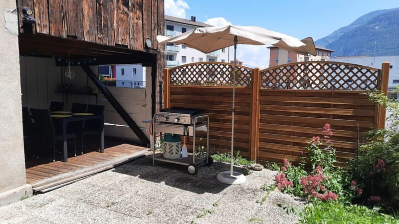 Lumineuse maison de 4.5 pièces avec grande grange attenante (17)