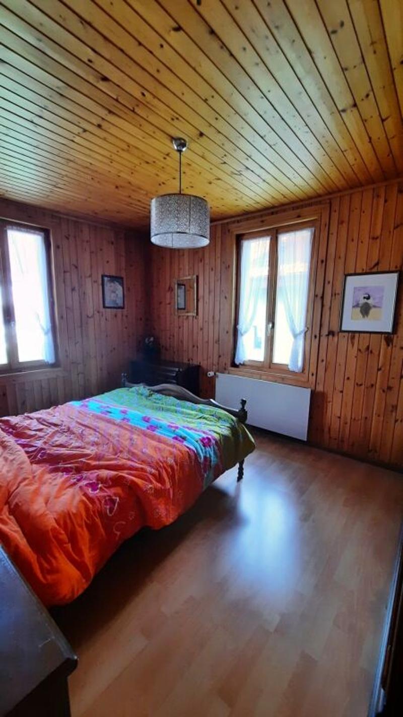 Lumineuse maison de 4.5 pièces avec grande grange attenante (11)