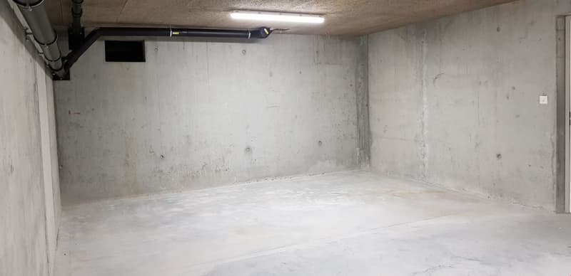 Dépôt de 25m2 et 45m2 en sous-sol - accessible ascenseur (2)