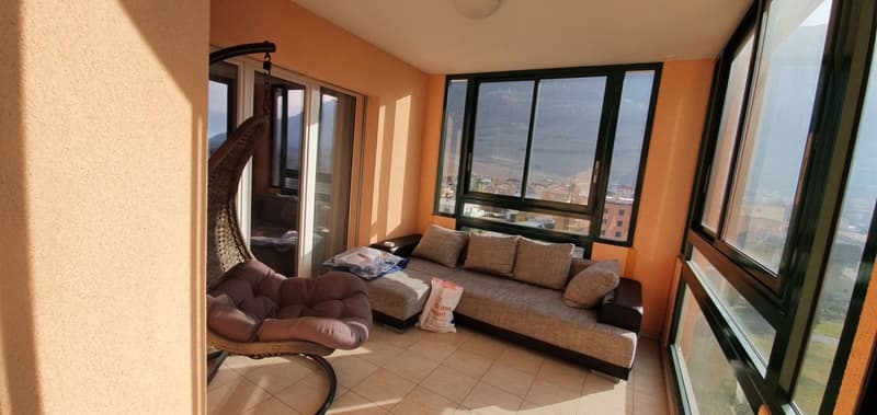 meublé - 2.5 pces en attique à l'entrée du village avec places de parc et balcon (5)